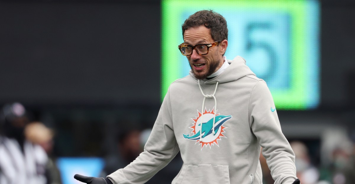 Mike McDaniel update causes huge problems for Browns head coach search