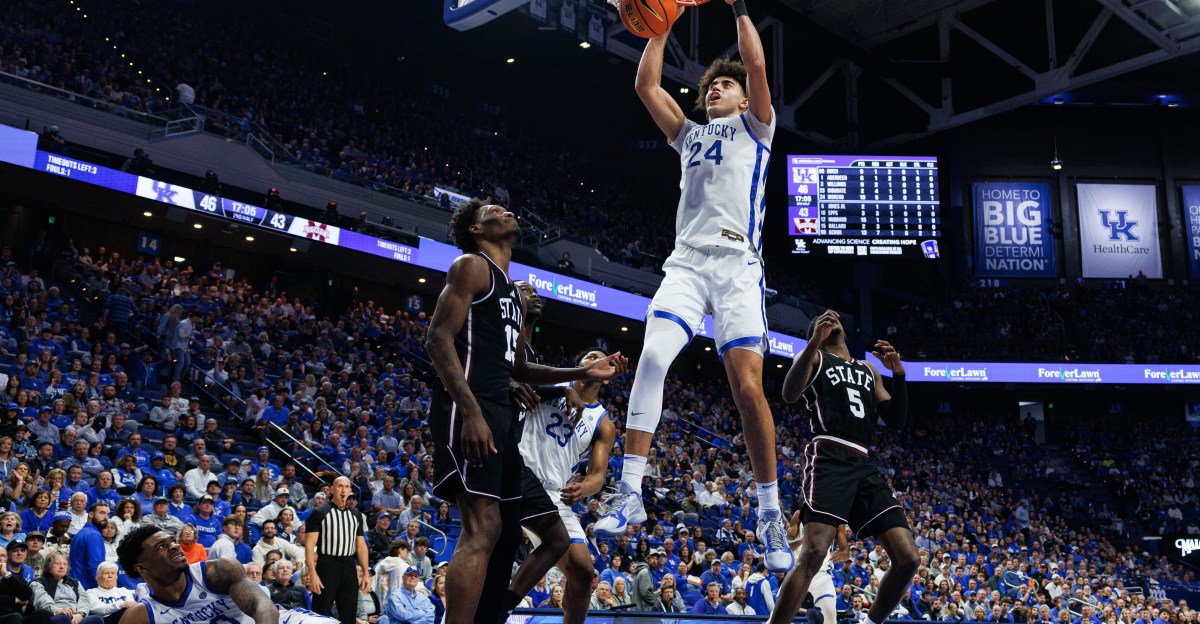 UK Wildcats News: Kentucky Football and Basketball Shine