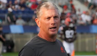 Jim Schwartz with the Cleveland Browns