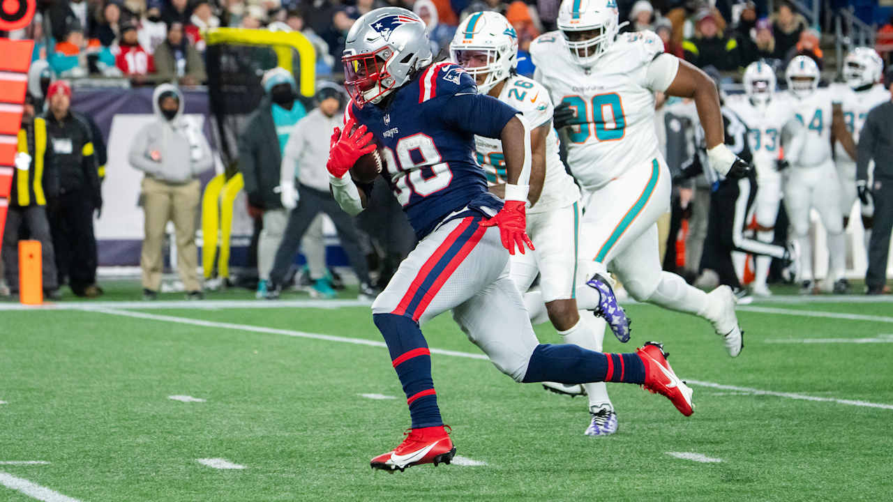 Rhamondre Stevenson Becomes Sixth Patriot to Earn 2025 AFC Player of the Week Honors