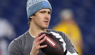 Mike McDaniel makes something clear about Justin Herbert after becoming Chargers’ new OC