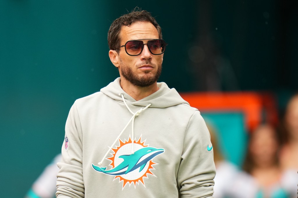 Miami Dolphins head coach Mike McDaniel on the field prior to a game.