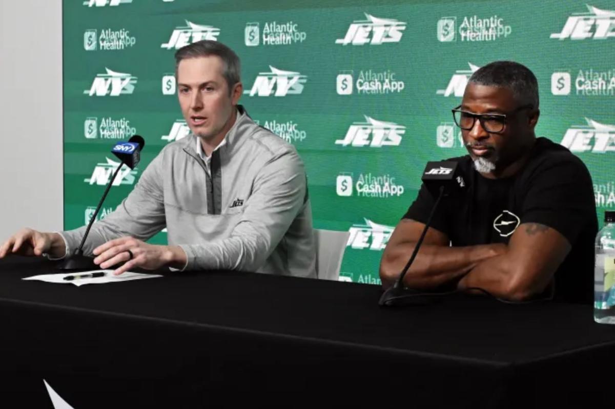 Jets brass more confident 'than ever' as they try to sell hope