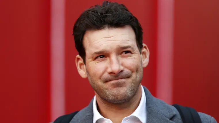 Tony Romo's new haircut catches eyes of fans for CBS broadcast of Bills-Jaguars image
