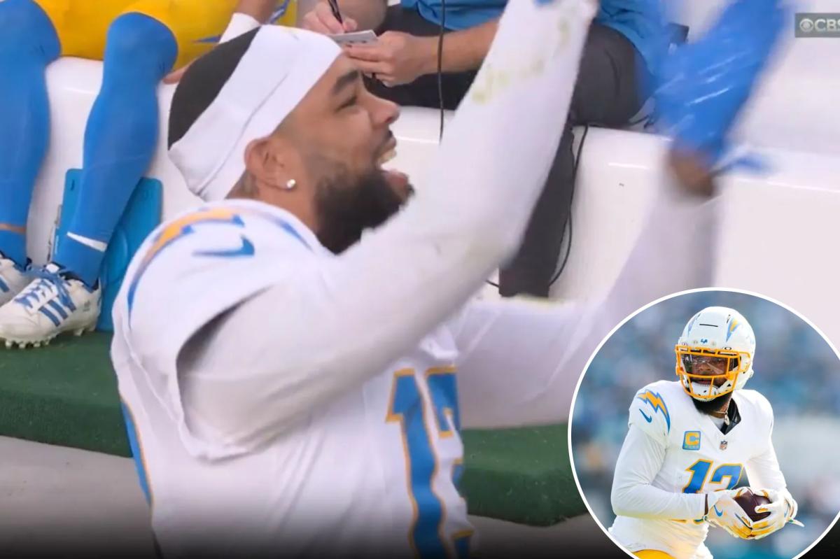 Chargers' Keenan Allen dances after reaching $1 million bonus