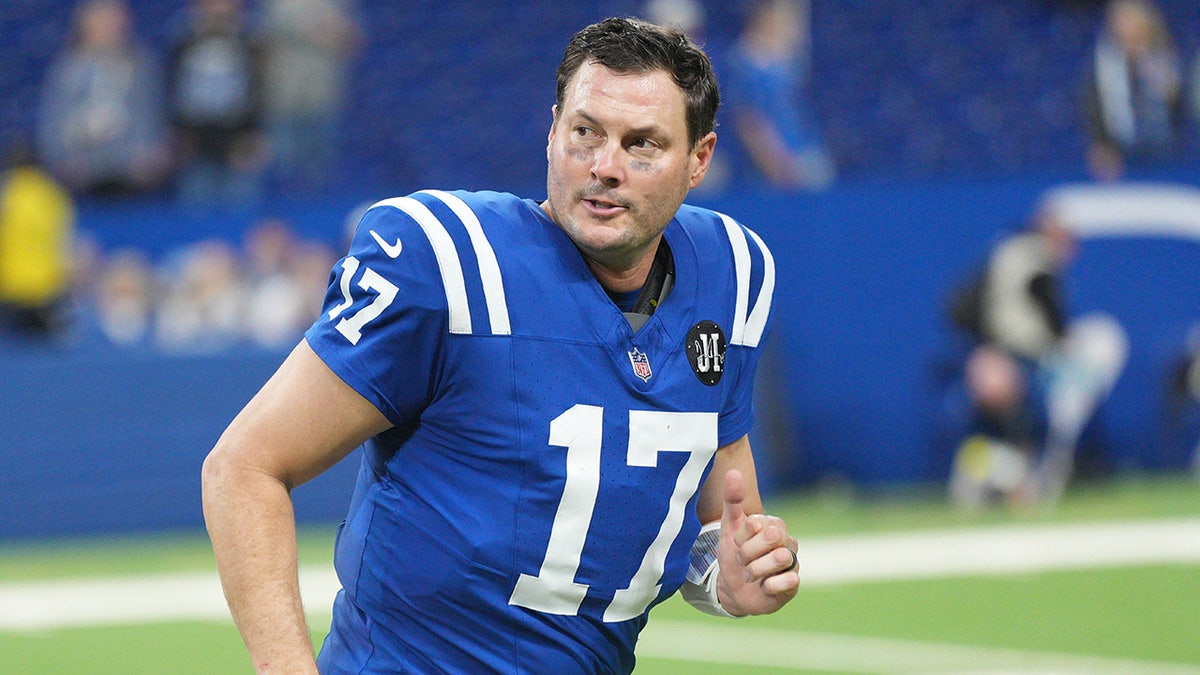 Philip Rivers jogs off the field