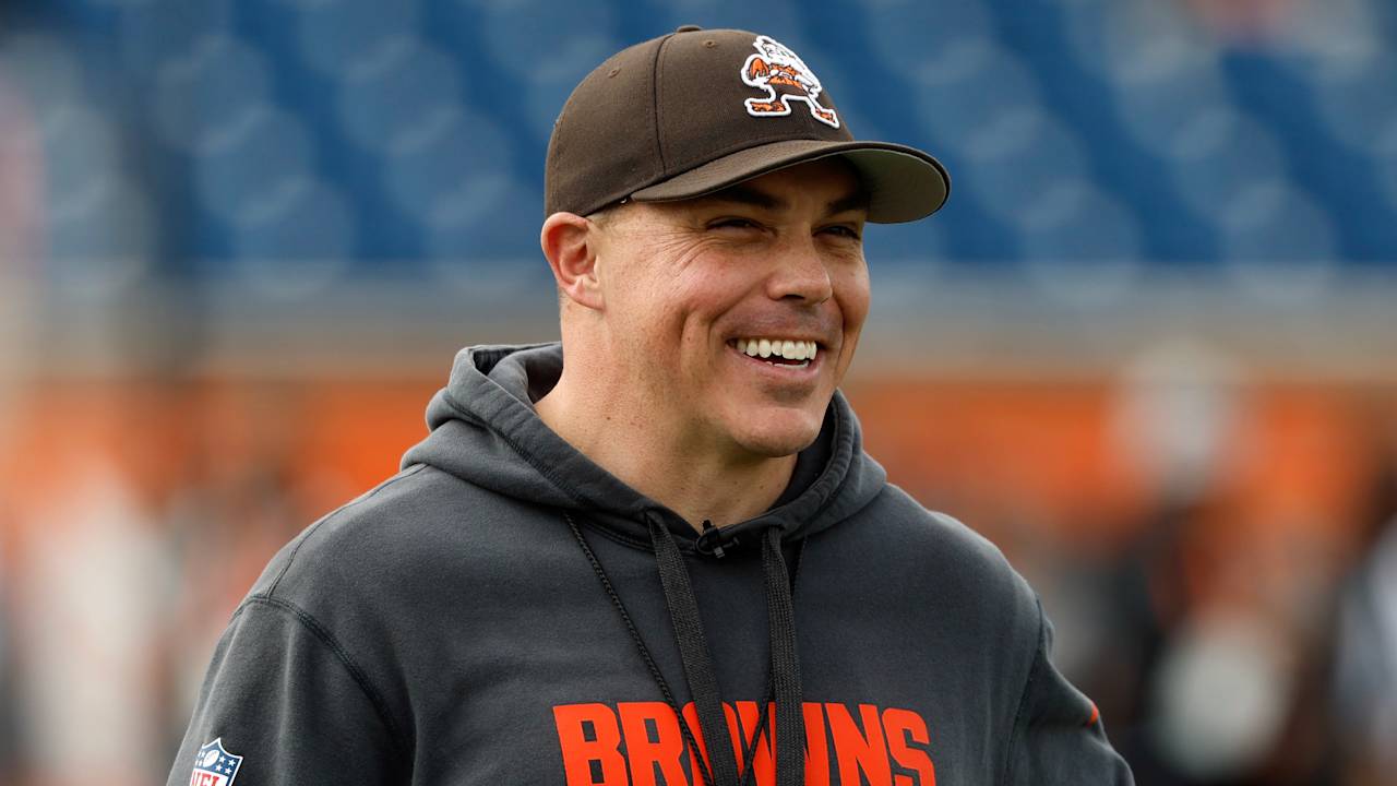 Rams hiring Browns' Bubba Ventrone as special teams coordinator