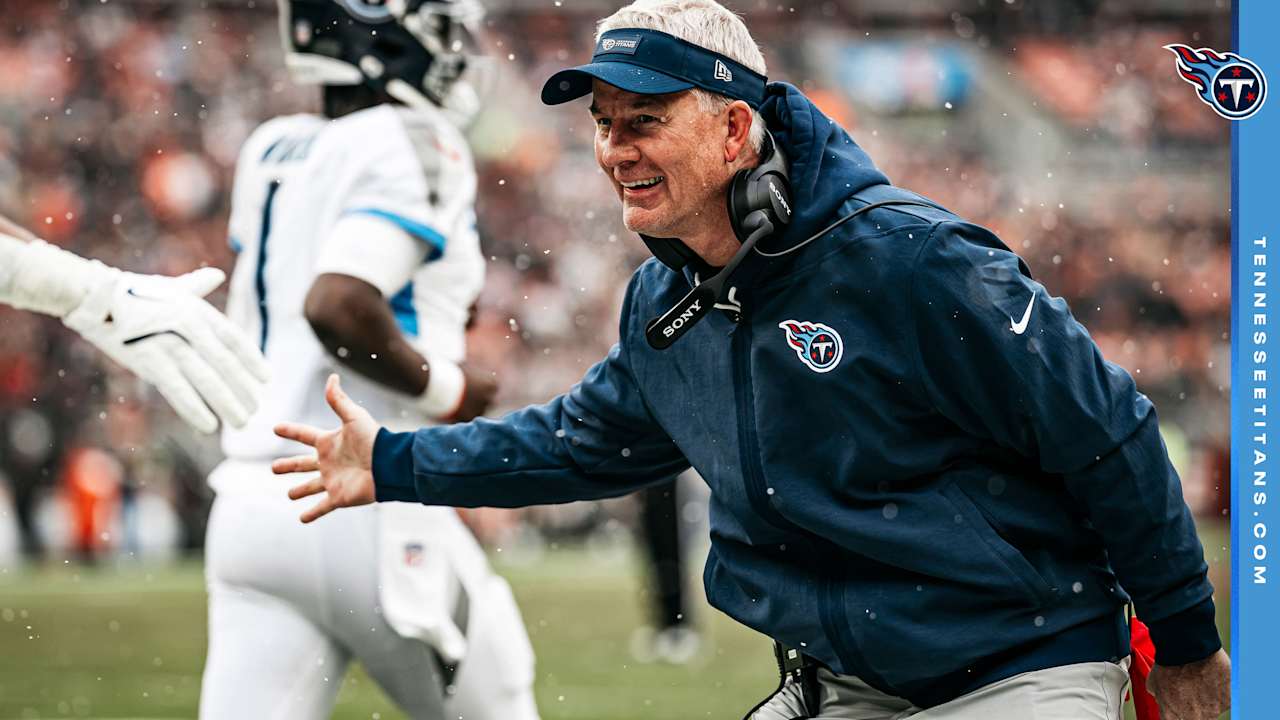Interim Coach Mike McCoy Extends One Thank You After Another After Titans Wrap Up 2025 Season 