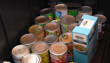 Pittsburgh-area dad surprised with Super Bowl tickets by Steelers as thank you for helping community