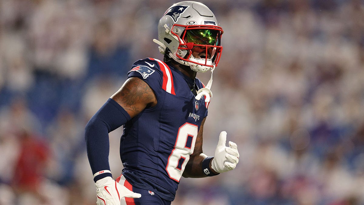 Stefon Diggs runs on field