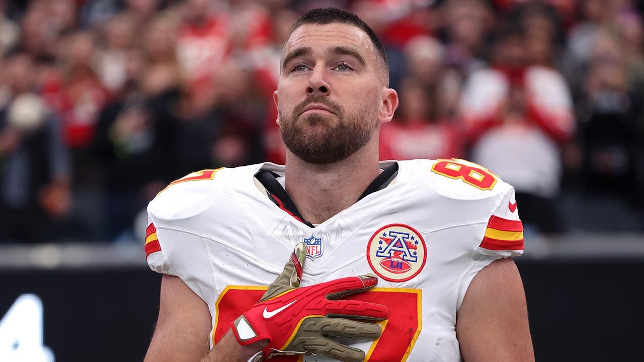 Clark Hunt confident Travis Kelce 'can still play' as Chiefs await decision