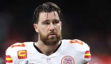 Travis Kelce is left out of Chiefs awards amid retirement rumors and new coach for 2026