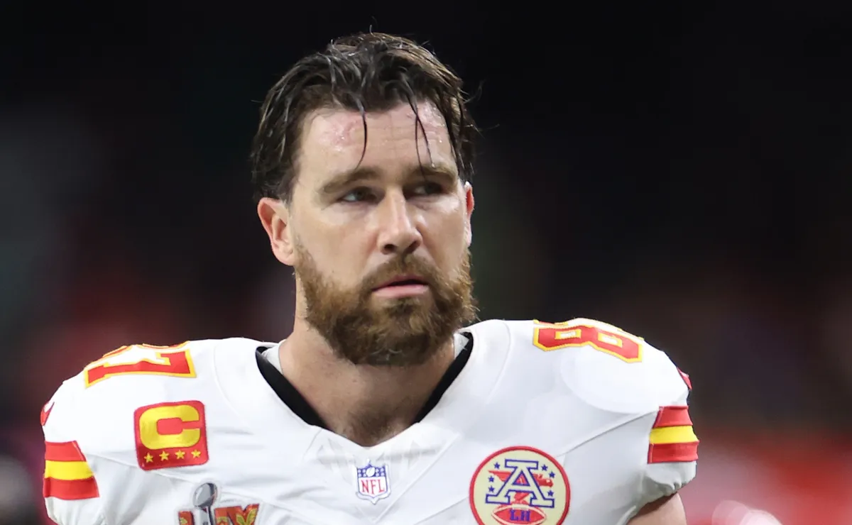 Travis Kelce is left out of Chiefs awards amid retirement rumors and new coach for 2026