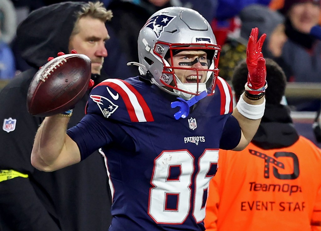How Danny Amendola motivated Patriots rookie before playoff debut