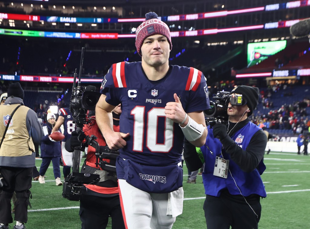 Five Patriots among finalists for NFL end-of-season awards
