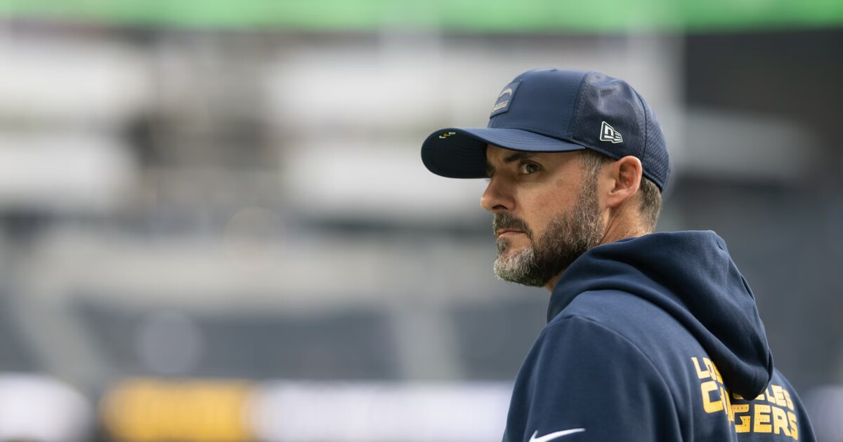 Ravens hire Chargers defensive coordinator Jesse Minter as head coach