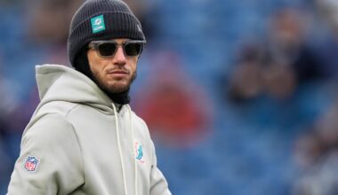 Raiders interview Mike McDaniel as coaching search heats up