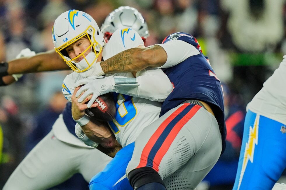 Herbert's playoff struggles continue in Chargers' wild-card loss to Patriots