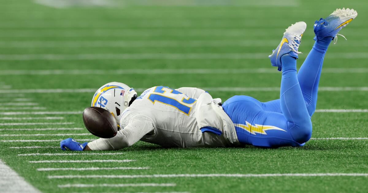 Chargers' season ends with loss to Patriots