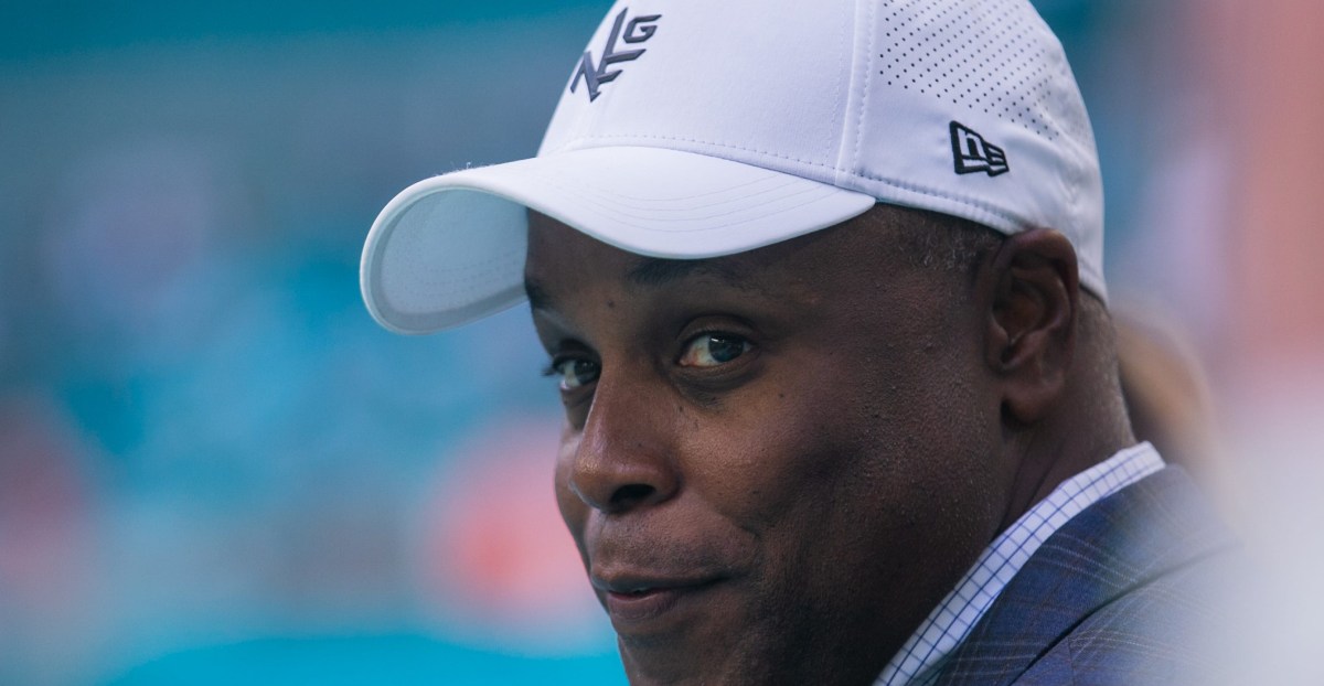 Browns showing interest in former Miami Dolphins GM Chris Grier