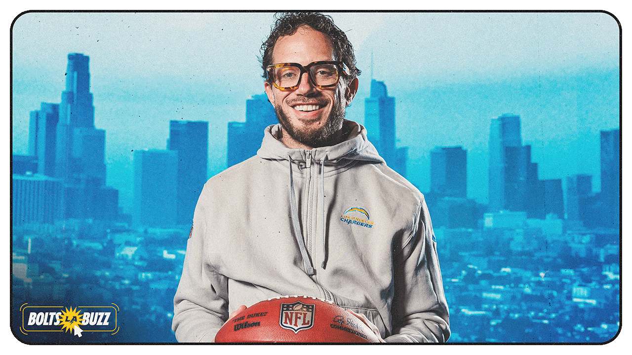 Why NFL Experts Love Chargers Hire of New OC Mike McDaniel