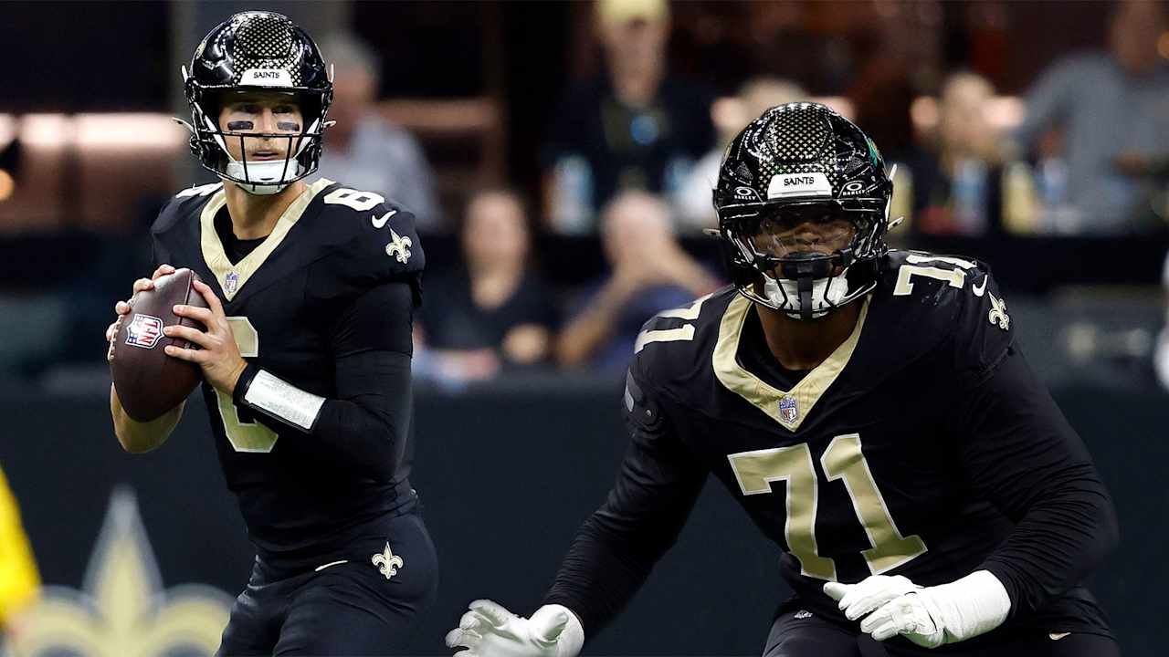 T Kelvin Banks Jr. and QB Tyler Shough named to Pro Football Writers of America All-Rookie team