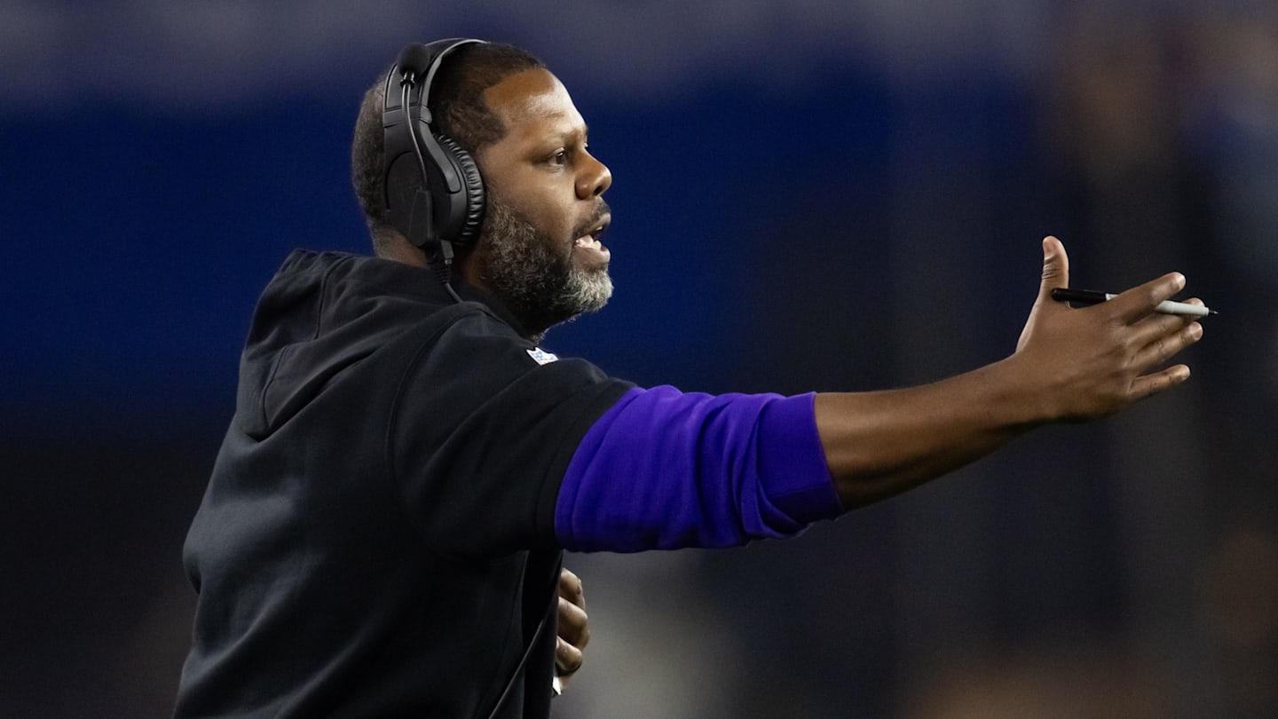 Washington Commanders defensive coordinator Daronte Jones