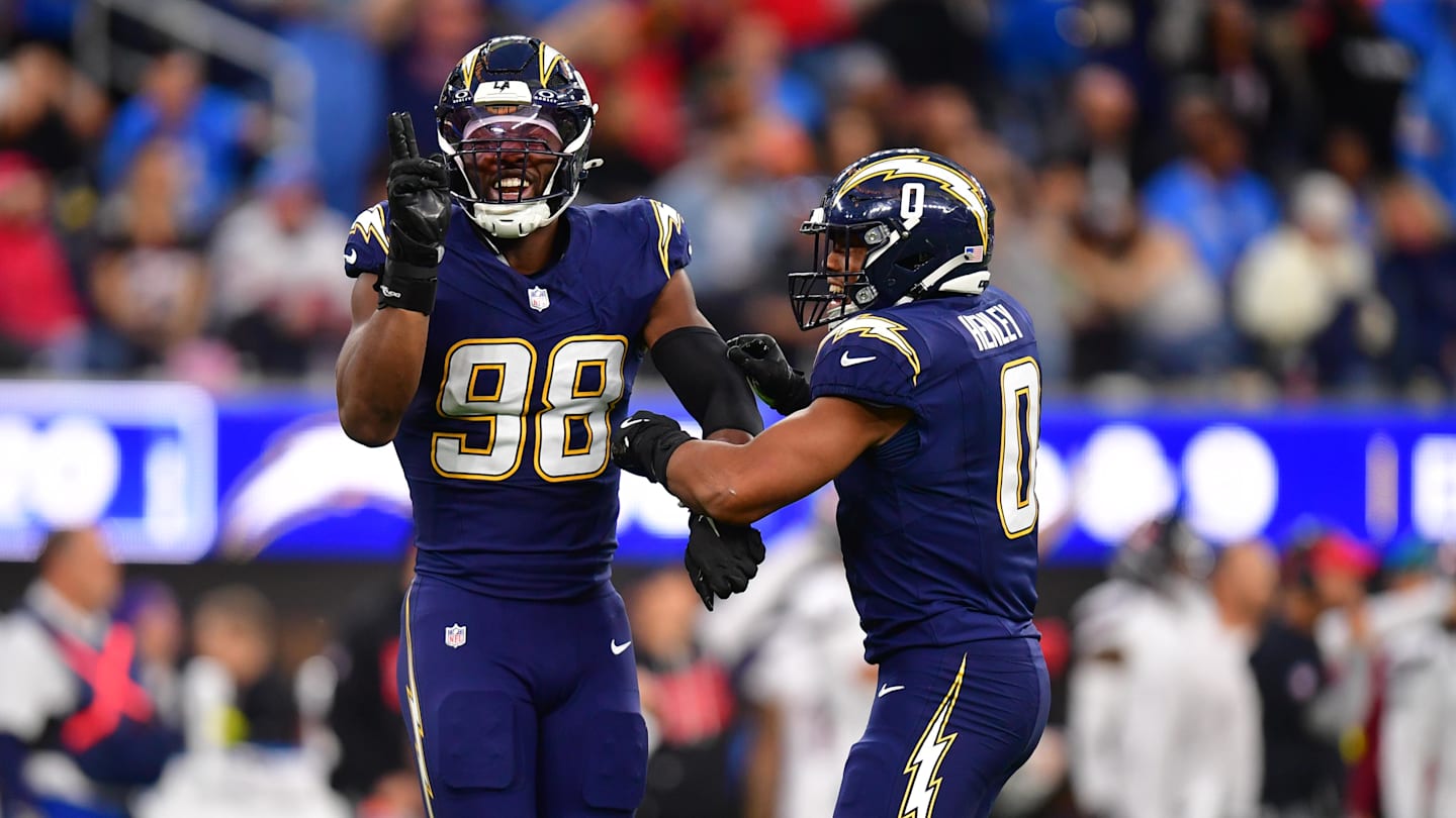 Chargers Biggest Free Agent Gets a Steal of a Contract Extension Projection