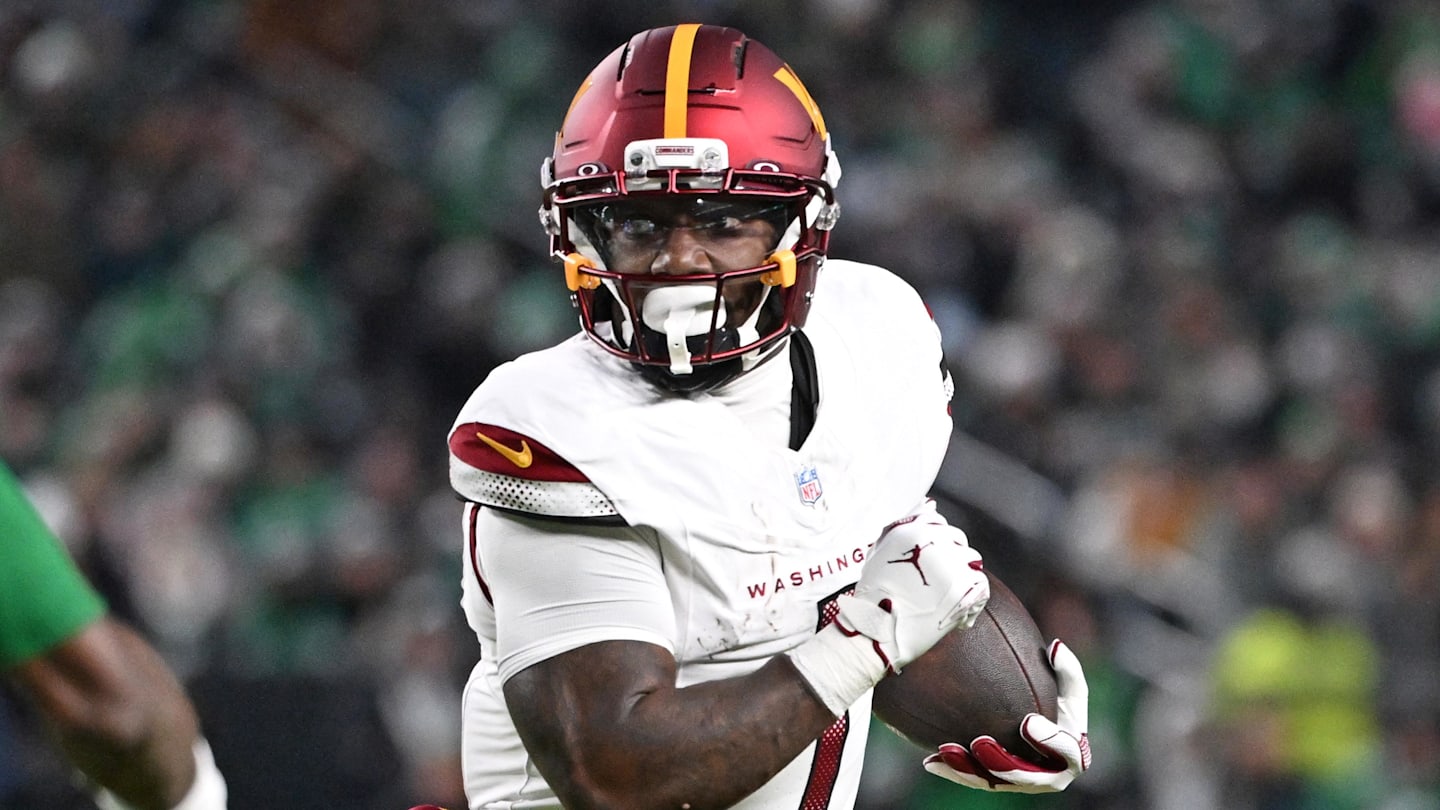 Chargers Predicted to Reunite Superstar WR with Mike McDaniel in Free Agency