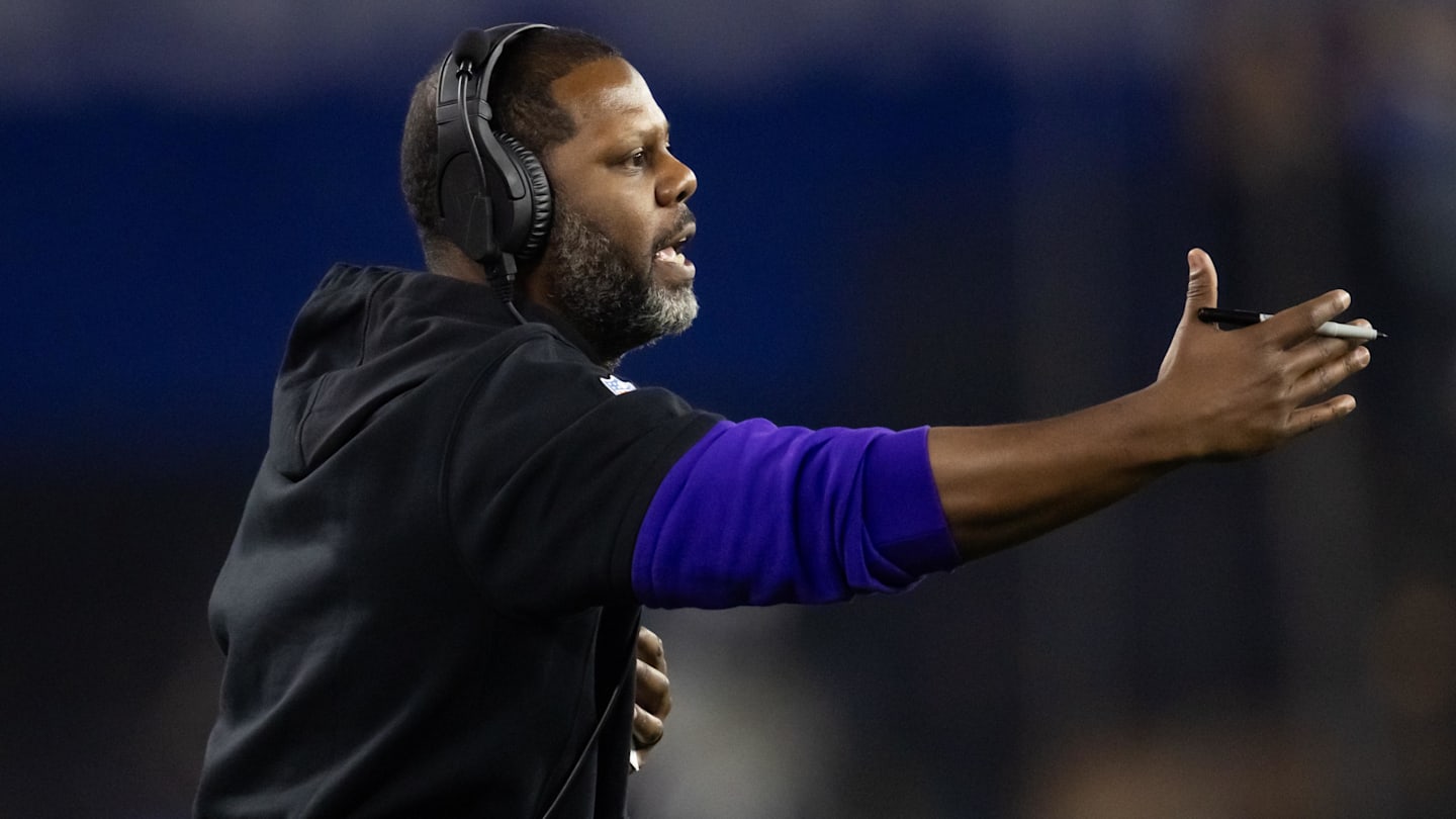 Washington Commanders defensive coordinator Daronte Jones