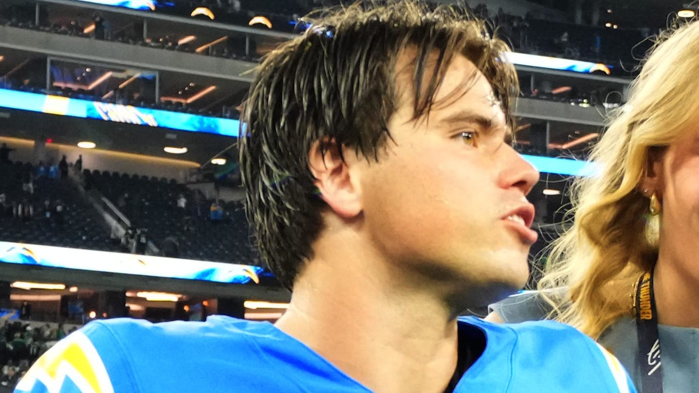 Los Angeles Chargers place kicker Cameron Dicker (11). Mandatory Credit: Kirby Lee-Imagn Images