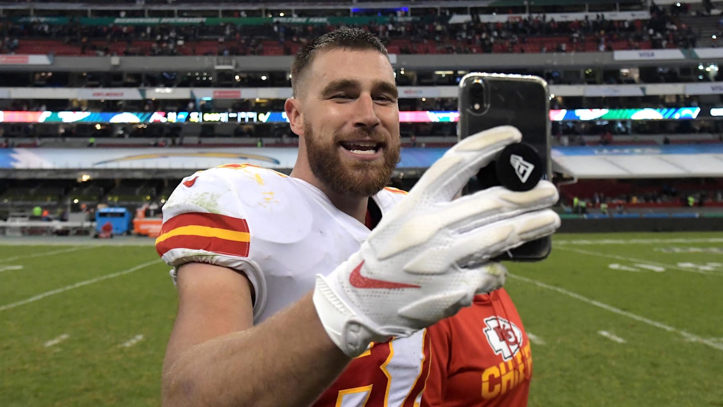 Nov 18, 2019; Mexico City, MEX; Kansas City Chiefs tight end Travis Kelce (87) celebrates after the game against the Los Angeles Chargers during an NFL International Series game at Estadio Azteca. The Chiefs defeated the Chargers 24-17. Mandatory Credit: Kirby Lee-Imagn Images