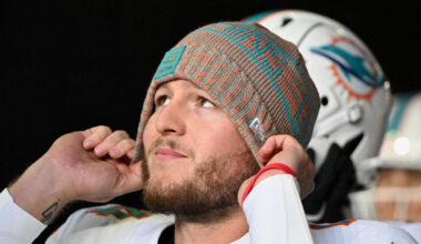 Miami Dolphins quarterback Quinn Ewers