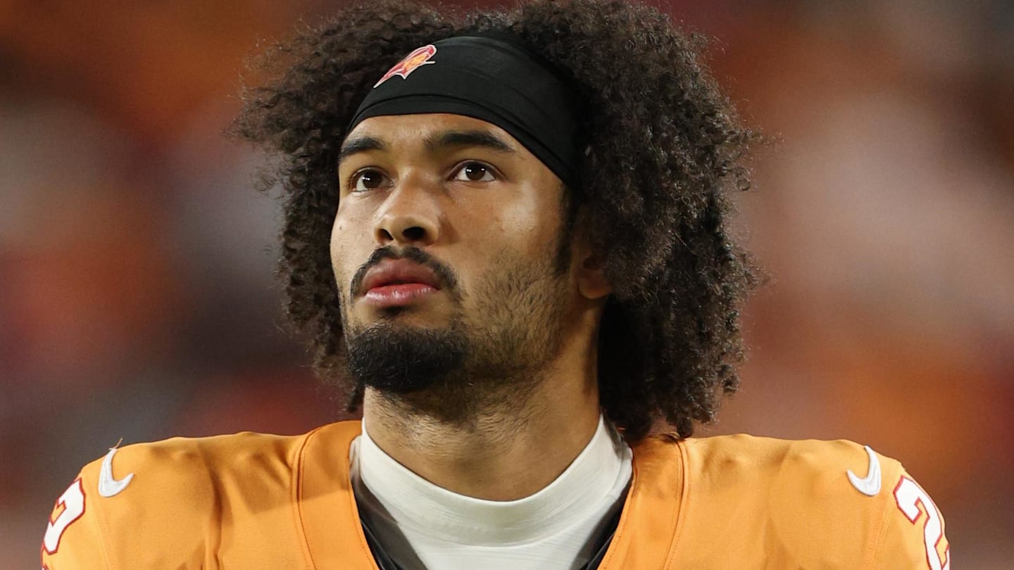 Tampa Bay Buccaneers rookie Emeka Egbuka went from a Rookie of the Year favorite to getting totally snubbed at the NFL Honors.