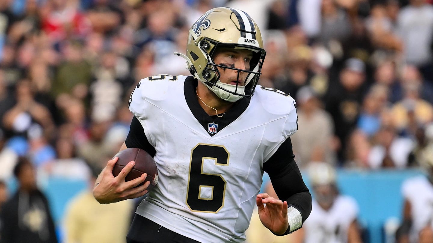 Dec 28, 2025; Nashville, Tennessee, USA; New Orleans Saints quarterback Tyler Shough (6) runs with the ball against the Tennessee Titans during the second half at Nissan Stadium. Mandatory Credit: Steve Roberts-Imagn Images