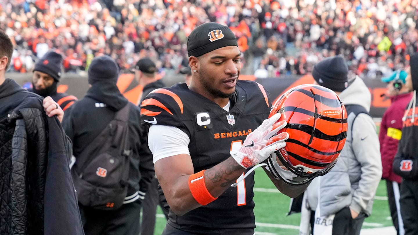 Seahawks Star Wins Offensive Player Of The Year With Lower Numbers Than Ja'Marr Chase's Triple Crown Season