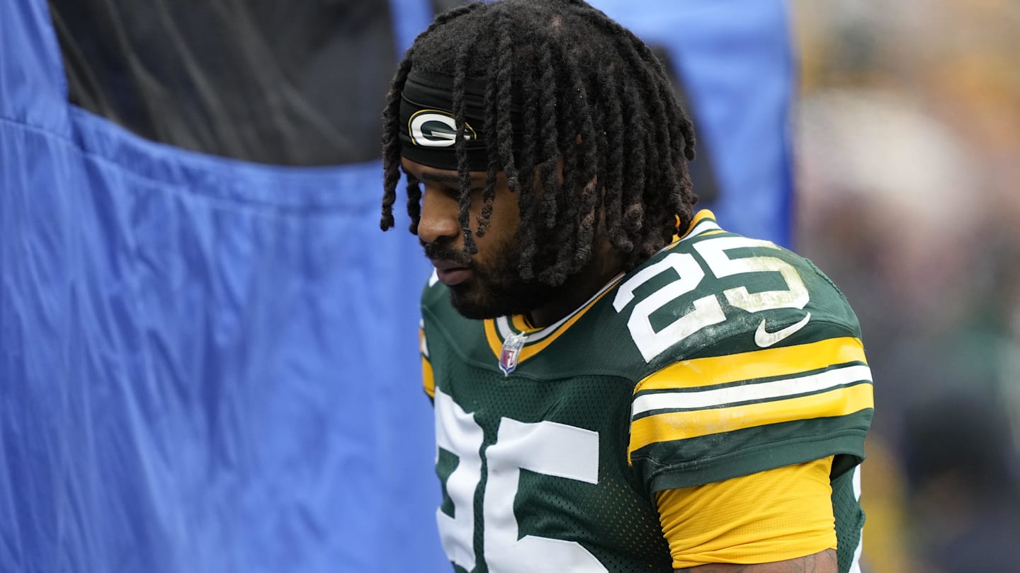Nov 23, 2025; Green Bay, Wisconsin, USA; Green Bay Packers cornerback Keisean Nixon (25) walks to the blue medical tent during the first half against the Minnesota Vikings at Lambeau Field.