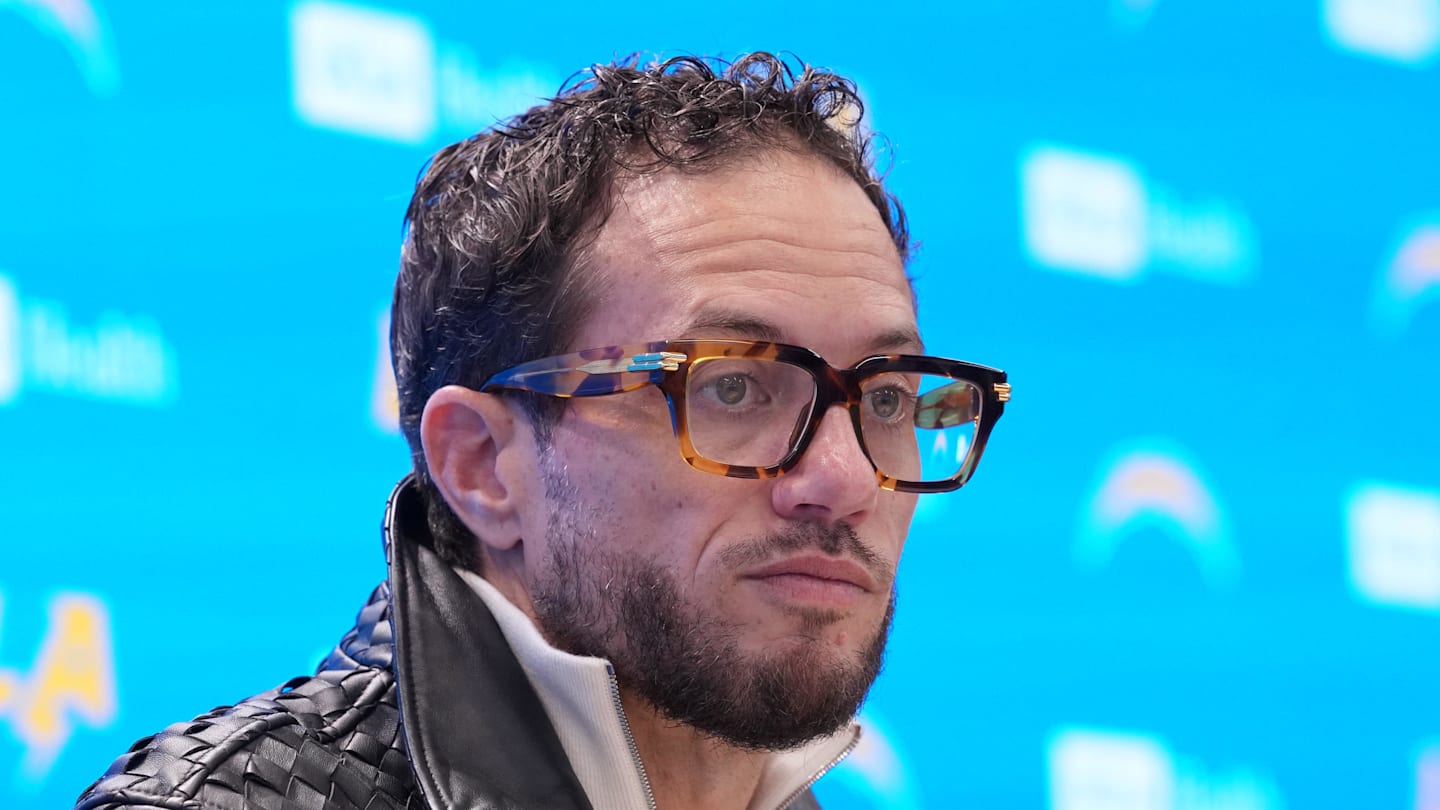 Los Angeles Chargers OC Mike McDaniel