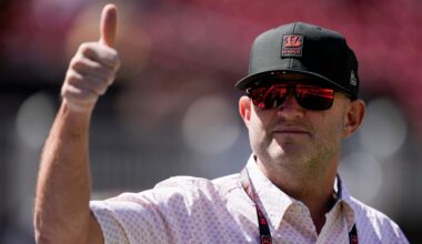 Cincinnati Bengals director of player personnel Duke Tobin gives a thumbs up during warmups before the NFL Week 1 game between the Cleveland Browns and the Cincinnati Bengals at Huntington Bank Field in Cleveland on Sunday, Sept. 7, 2025.
