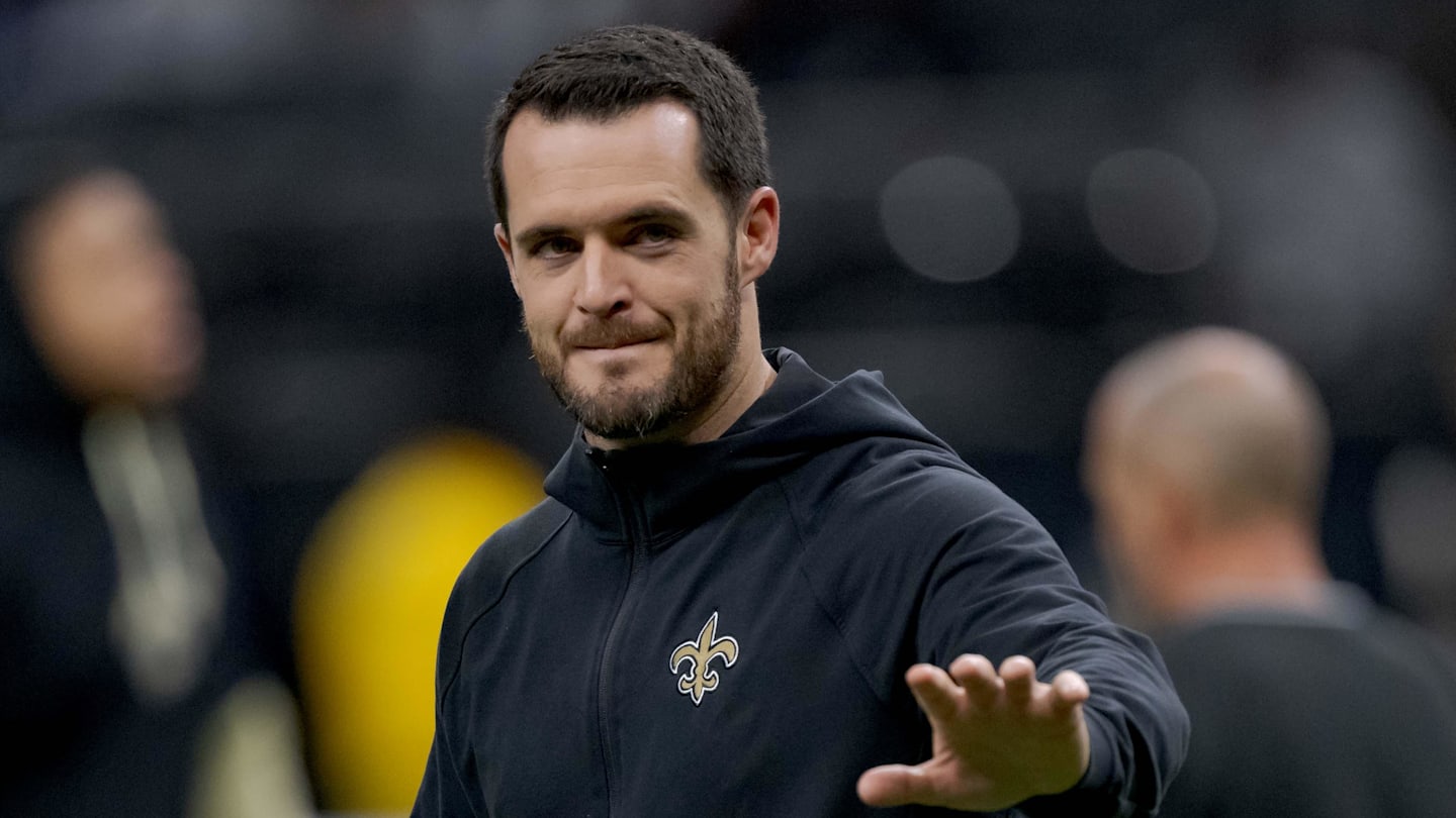 New Orleans Saints quarterback Derek Carr