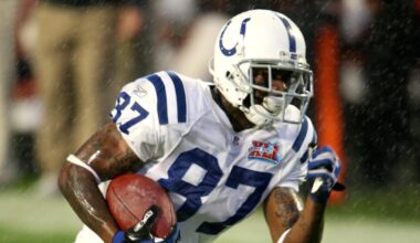 Feb 4, 2007; Miami, FL, USA; Indianapolis Colts wide receiver Reggie Wayne (87) runs in for a touchdown in the first quarter of Super Bowl XLI against the Chicago Bears at Dolphins Stadium.  Mandatory Credit: Matthew Emmons-Imagn Images Copyright © 2007 Matthew Emmons