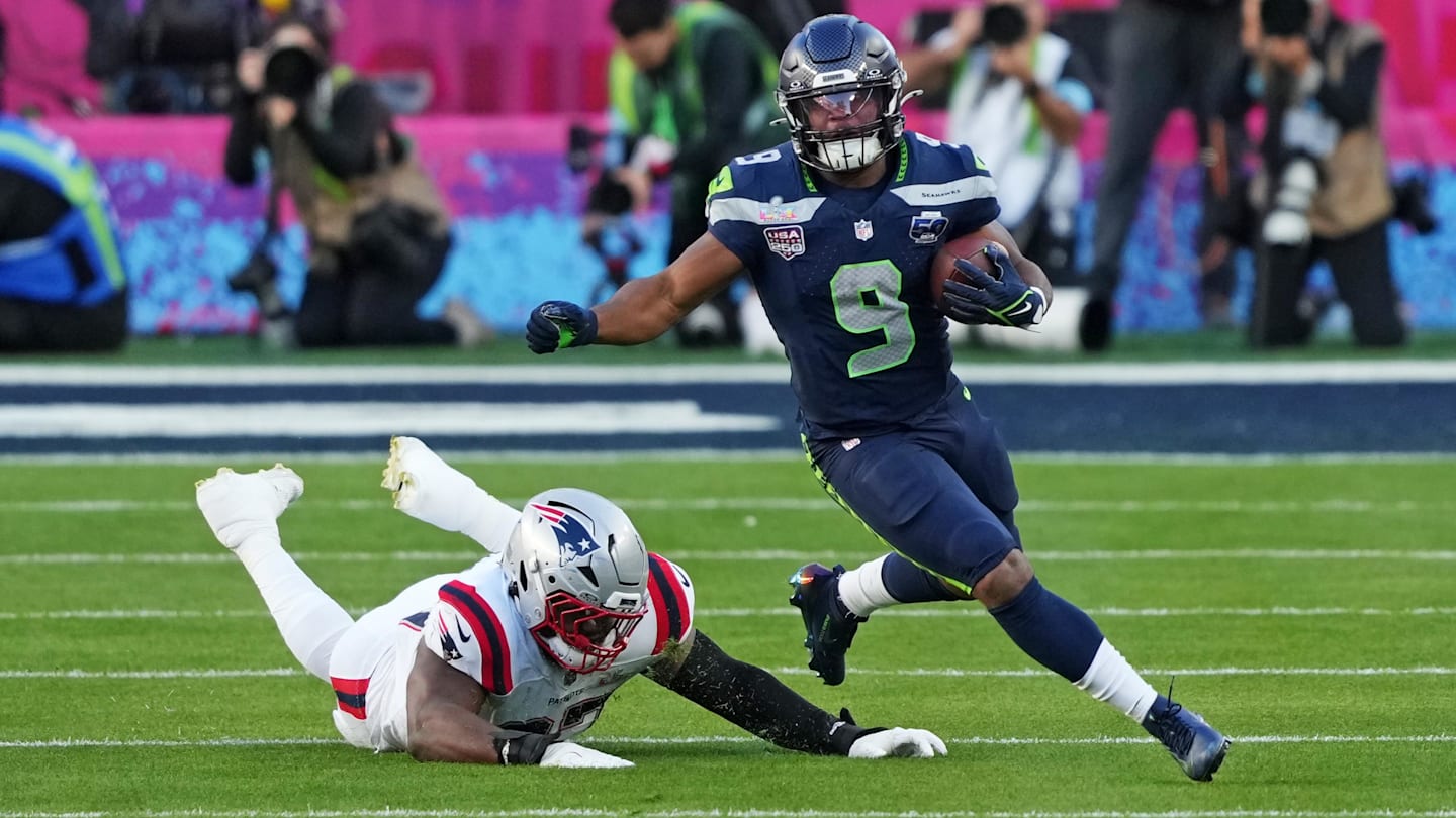 Feb 8, 2026; Santa Clara, CA, USA; Seattle Seahawks running back Kenneth Walker III (9) runs the ball during the second quarter against the New England Patriots in Super Bowl LX at Levi's Stadium. Mandatory Credit: Darren Yamashita-Imagn Images