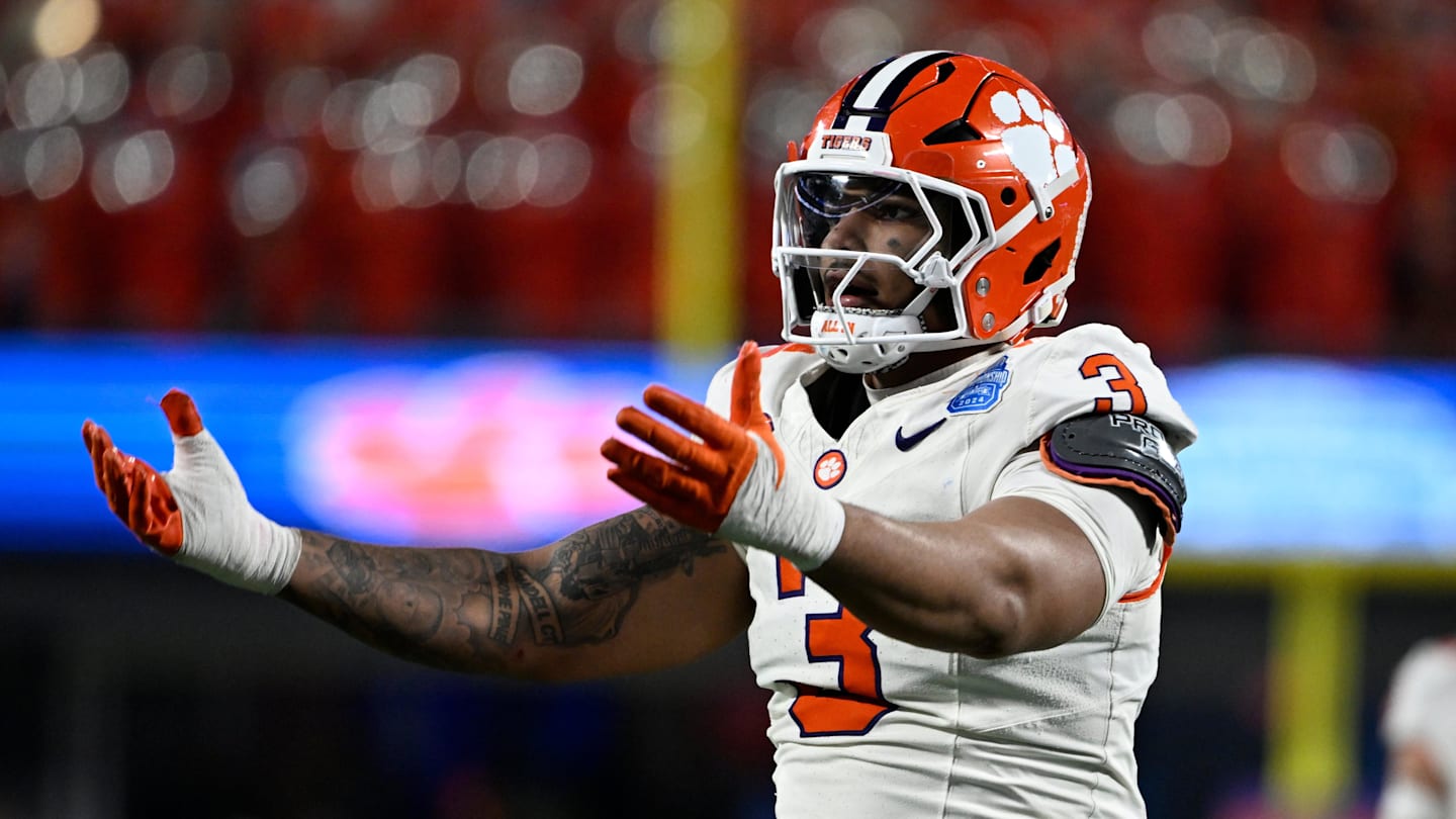 Carolina Panthers Pick Correct Clemson Star in Post-SB Mock Draft