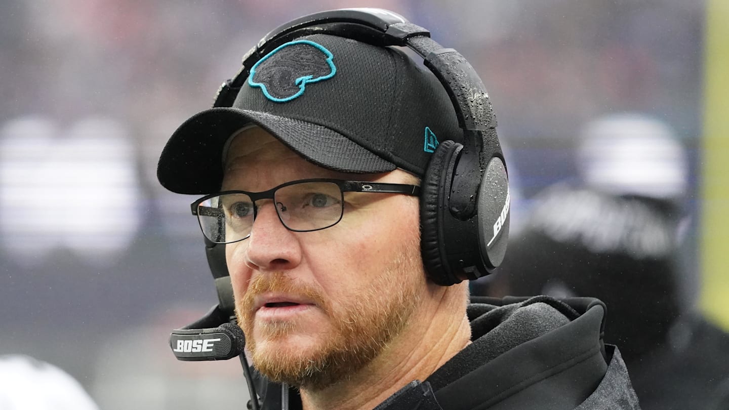 Carolina Panthers associate head coach/offensive specialist Darrell Bevell