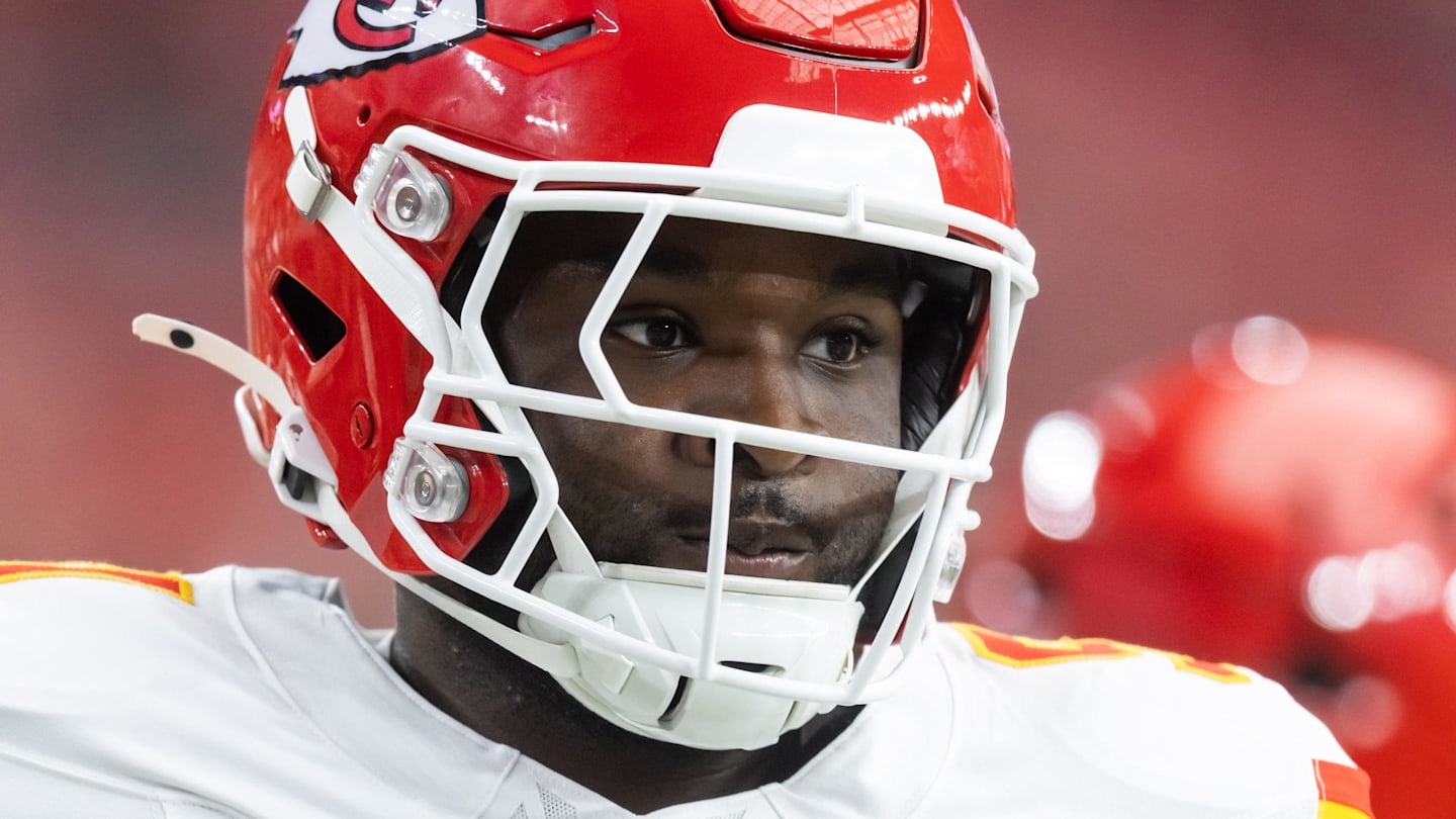 Aug 9, 2025; Glendale, Arizona, USA; Kansas City Chiefs defensive end Felix Anudike-Uzomah (91) against the Arizona Cardinals during a preseason NFL game at State Farm Stadium. Mandatory Credit: Mark J. Rebilas-Imagn Images