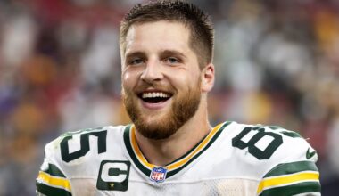 Oct 19, 2025; Glendale, Arizona, USA; Green Bay Packers tight end Tucker Kraft (85) against the Arizona Cardinals at State Farm Stadium.