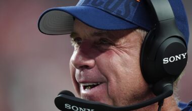 Aug 16, 2025; Denver, Colorado, USA; Denver Broncos head coach Sean Payton reacts following a touchdown by running back RJ Harvey (37) (not pictured) during the first quarter against the Arizona Cardinals at Empower Field at Mile High. Mandatory Credit: Ron Chenoy-Imagn Images