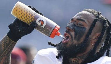 Washington Commanders linebacker Frankie Luvu