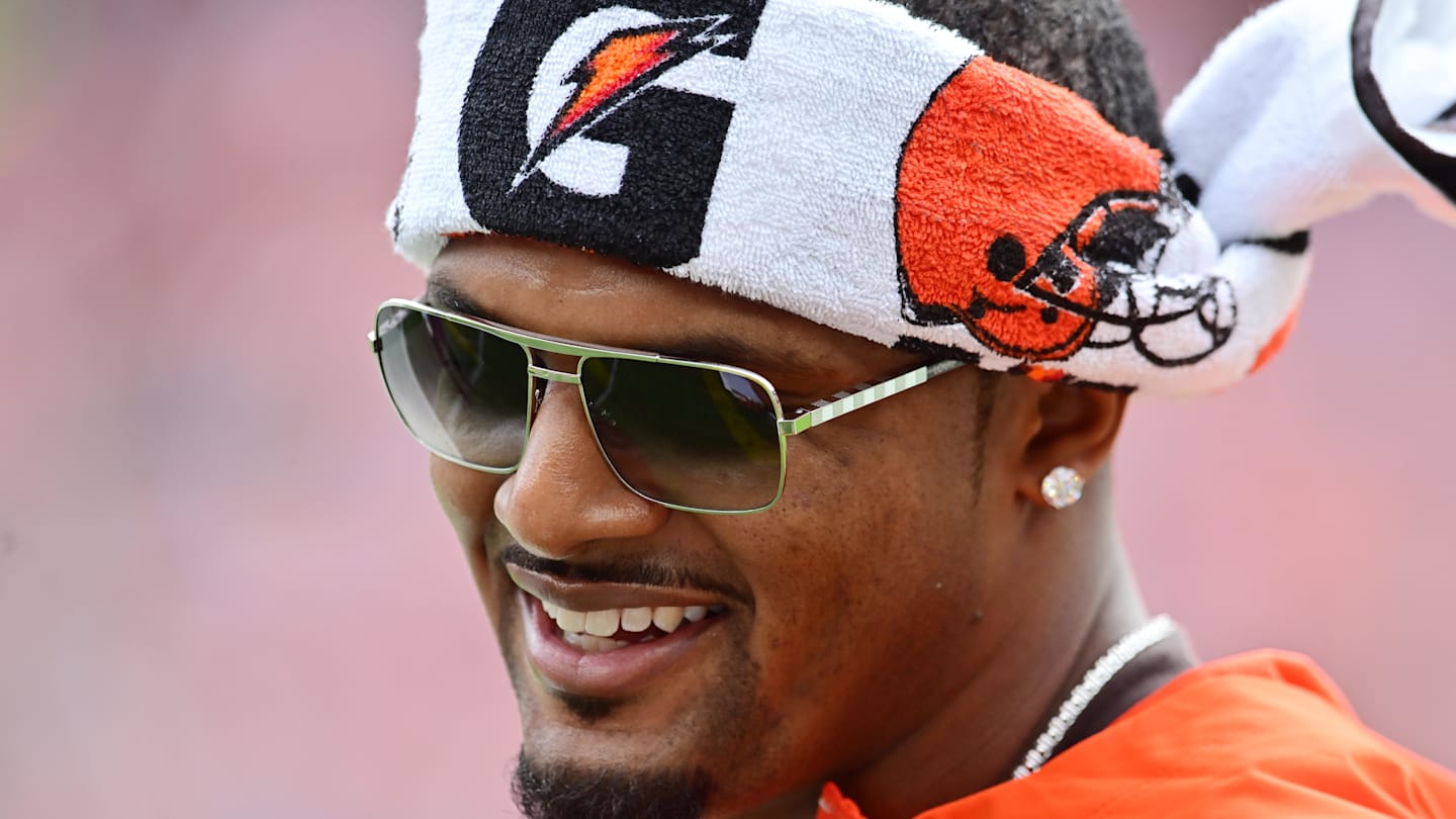 Cleveland Browns quarterback Deshaun Watson smiling