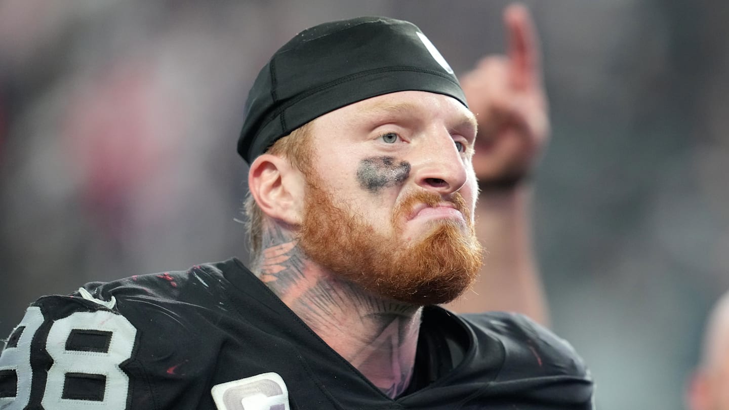 Las Vegas Raiders defensive end Maxx Crosby (98)